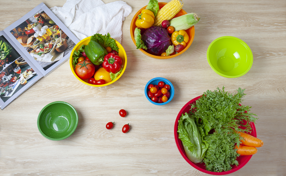 plastic mixing bowls