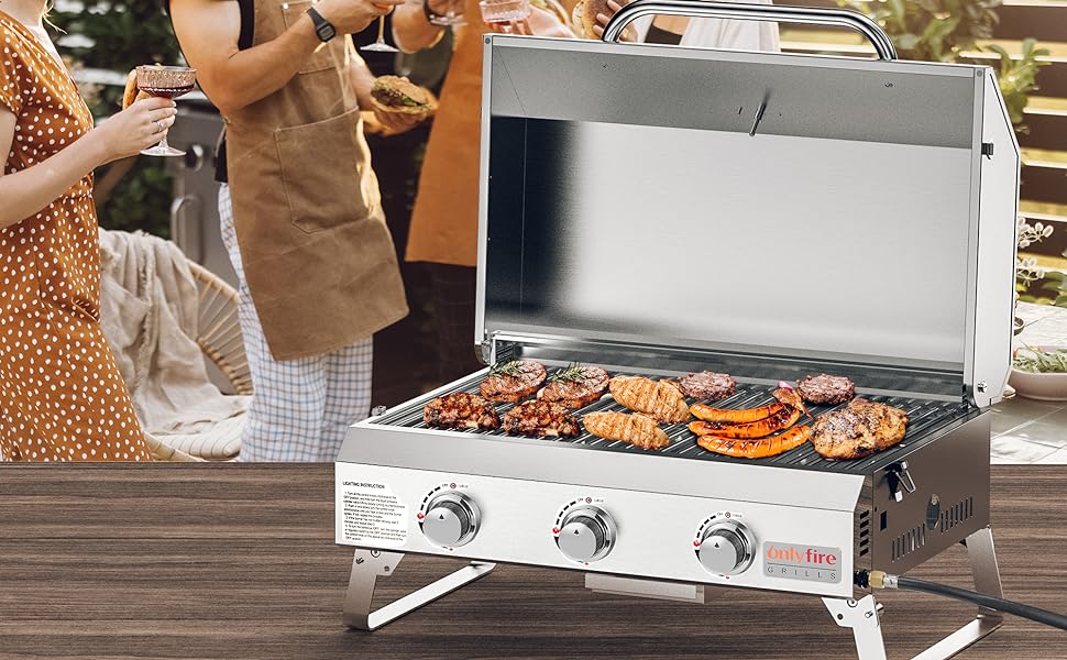 tabletop gas grill with 3 burners