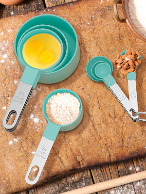 measuring cups and spoons set